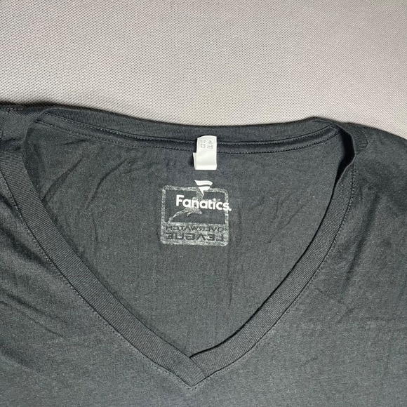 Philadelphia Fusion Fanatics V Neck Woman’s T-Shirt SizeXL Overwatch League New - Picture 3 of 6